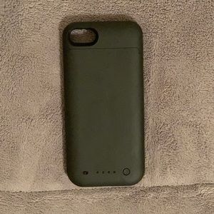 iPhone 6, 7 & 8 charging case. Good condition.